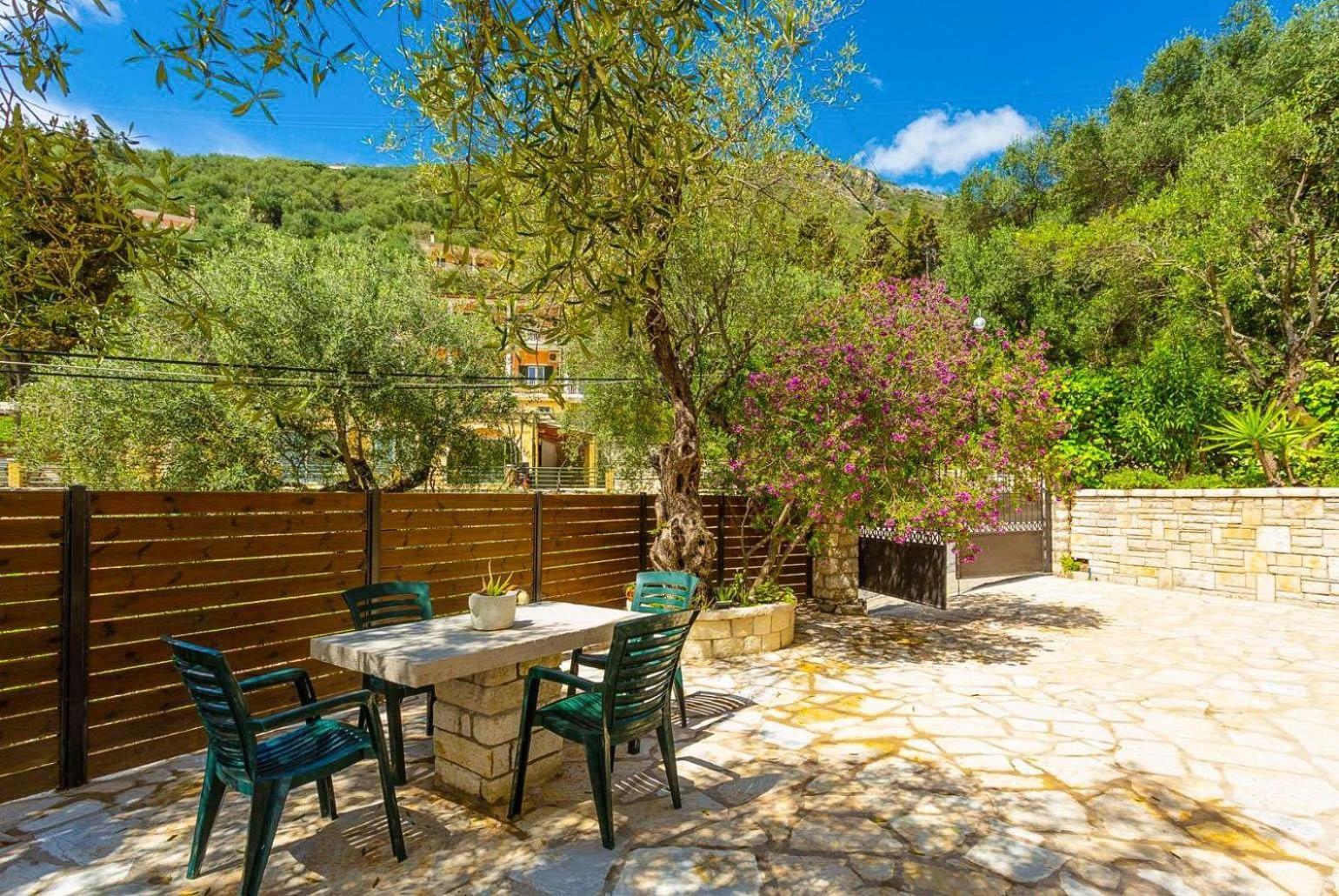 Villa Katerina Katavolos Exterior photo